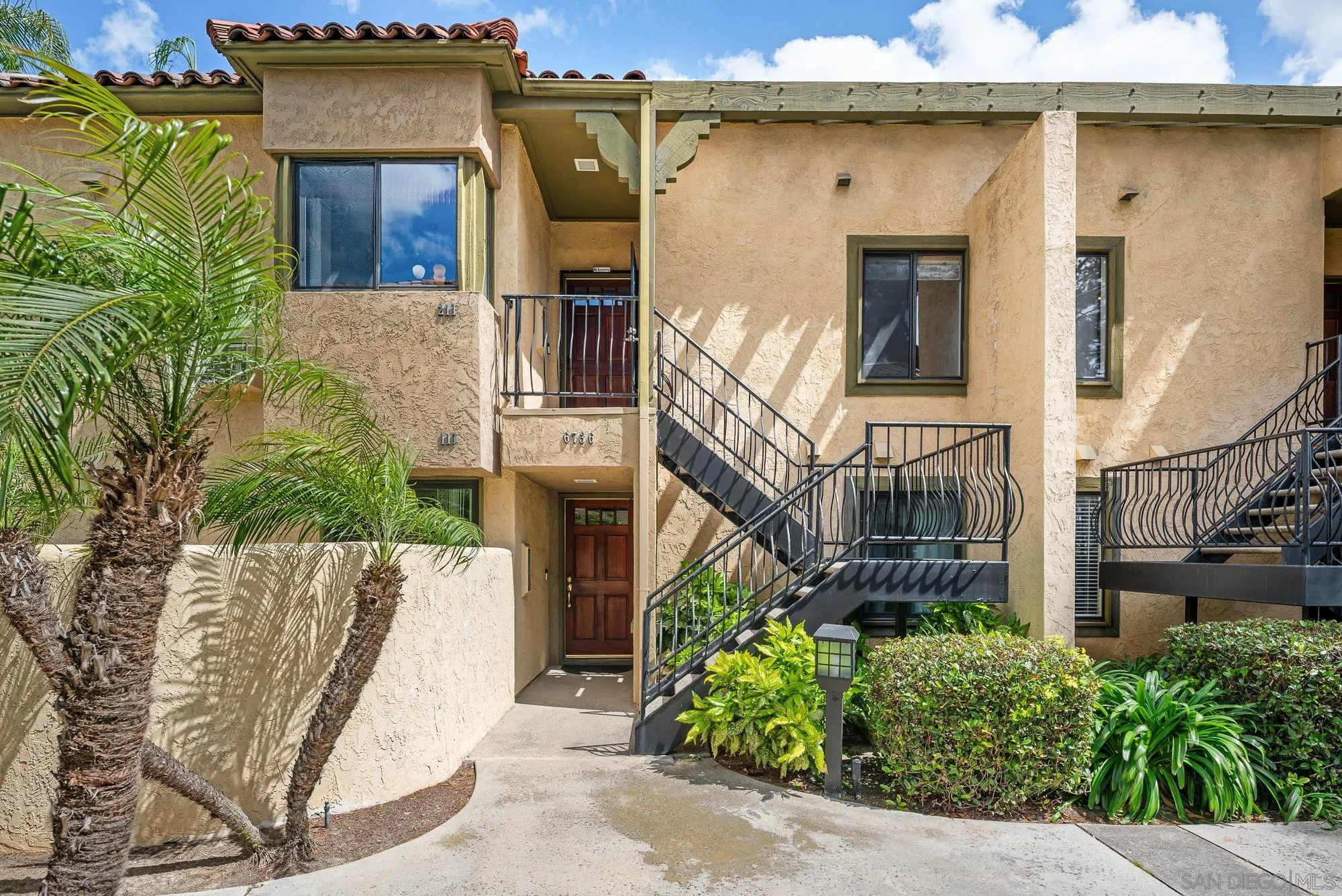 6736 Oakridge Road Unit: 211