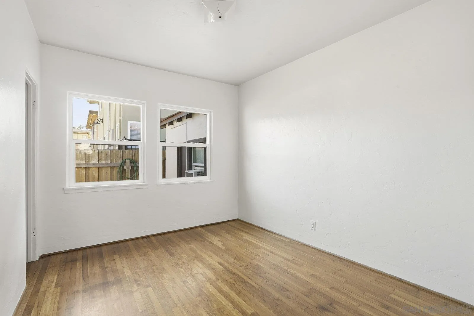 2717 Meade Ave