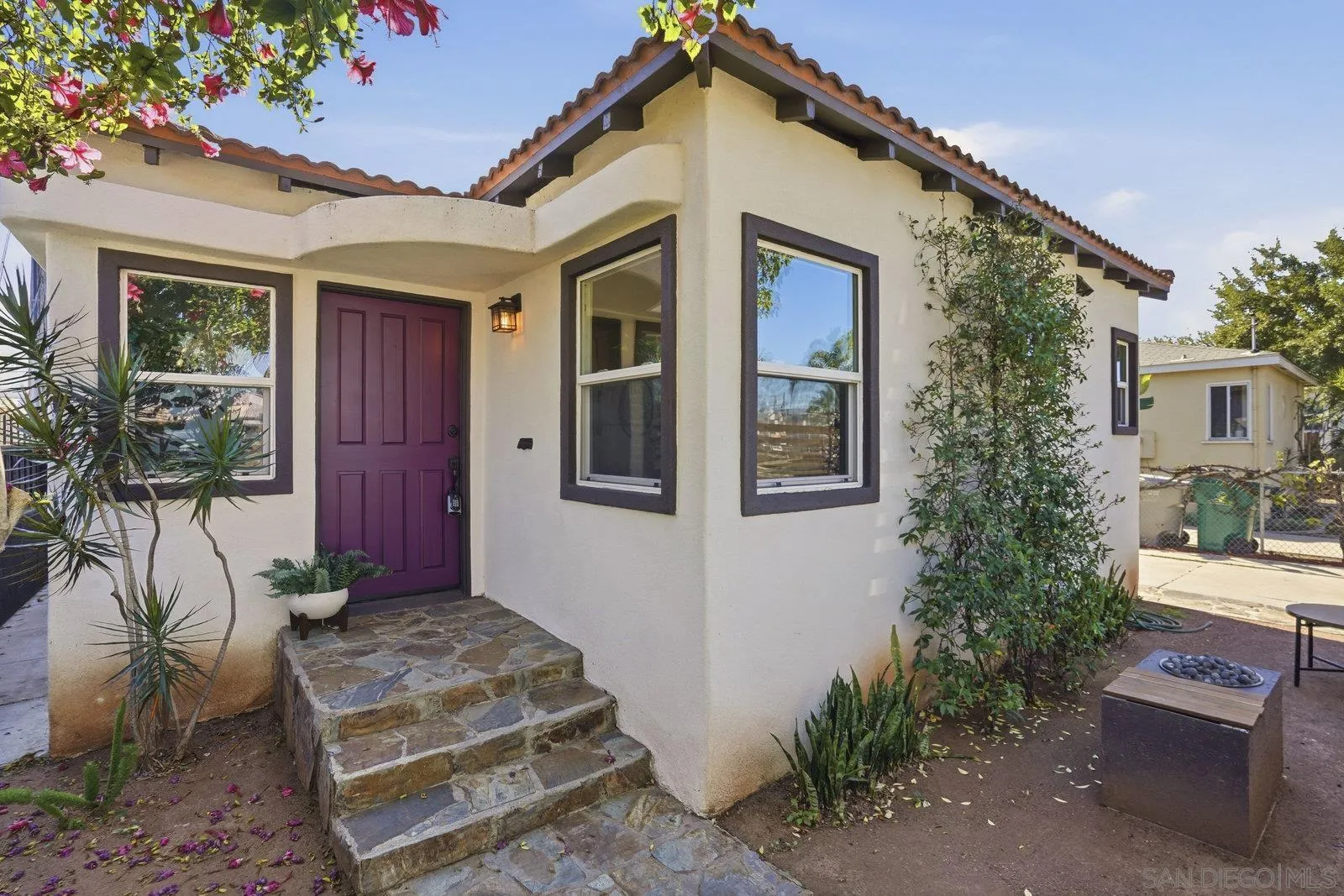 2717 Meade Ave