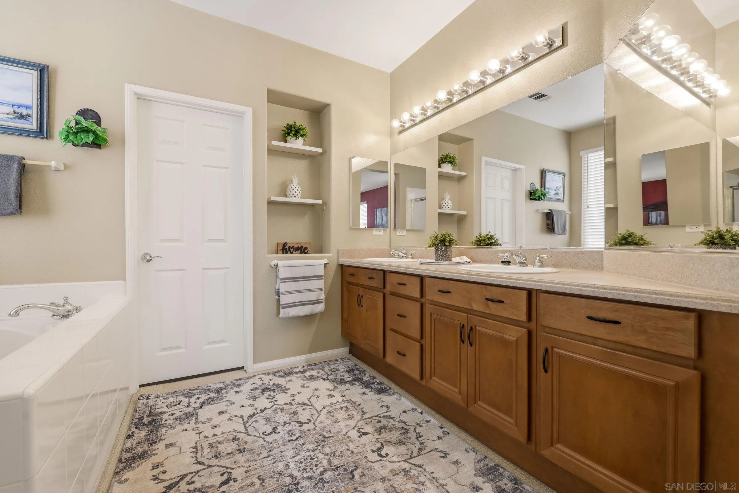 3204 Meadow Creek