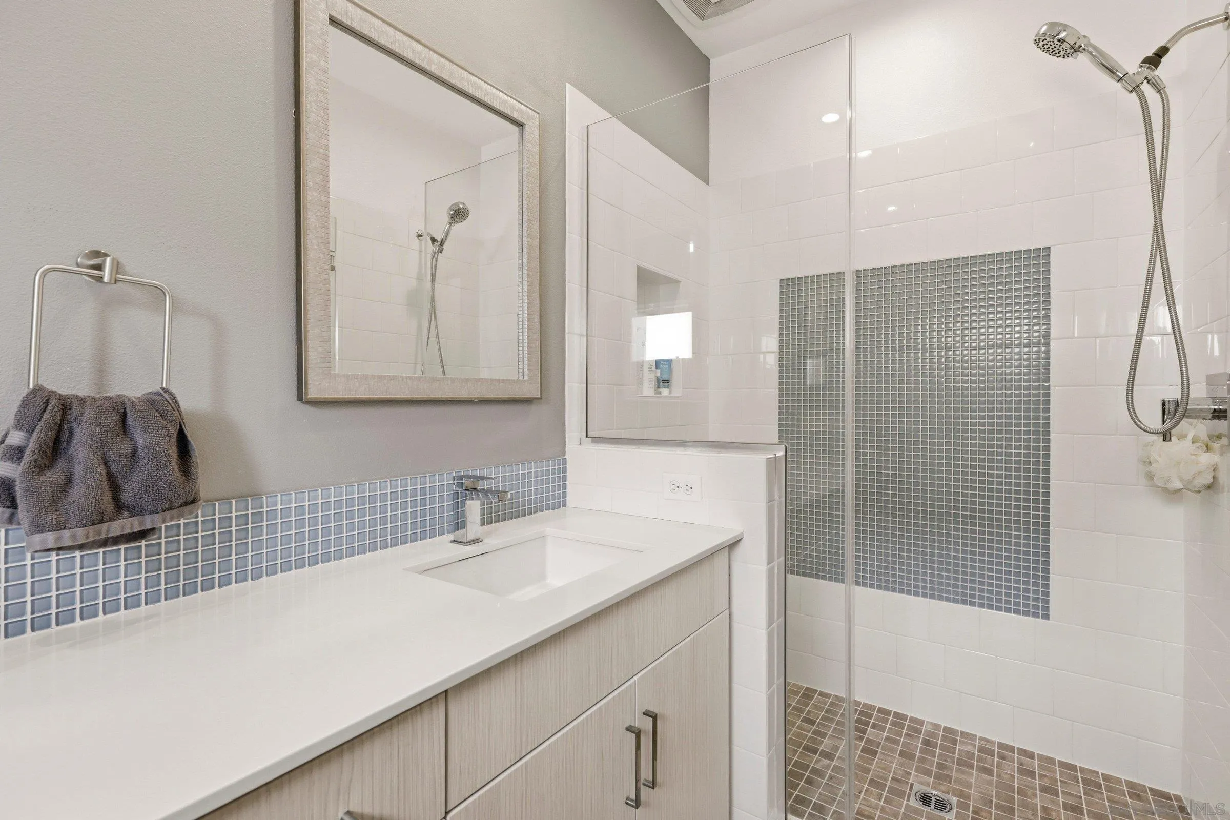 49 Sea Crest