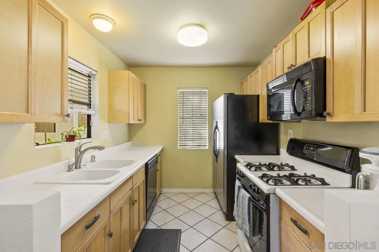 10379 Azuaga St Unit 139