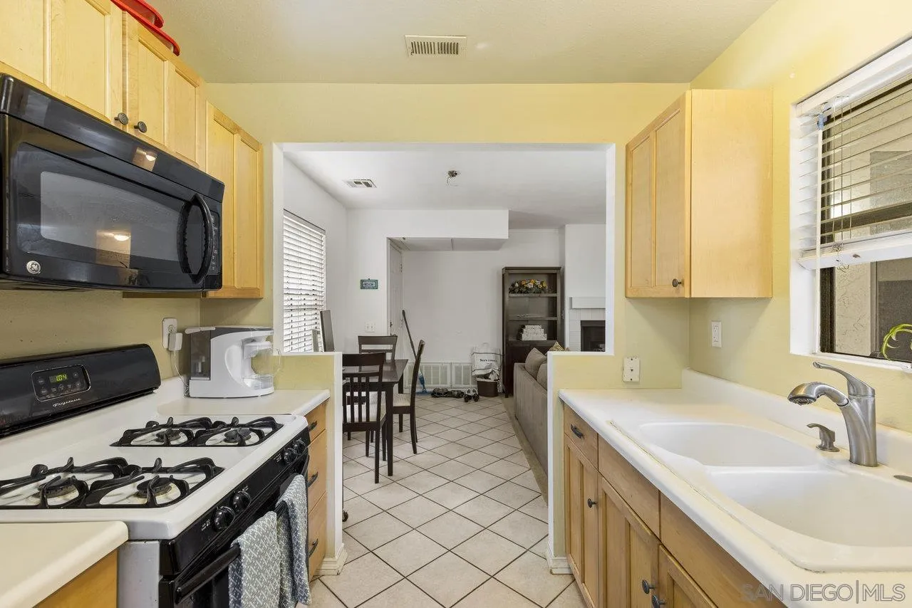 10379 Azuaga St Unit 139
