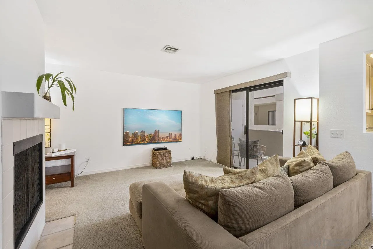 10379 Azuaga St Unit 139