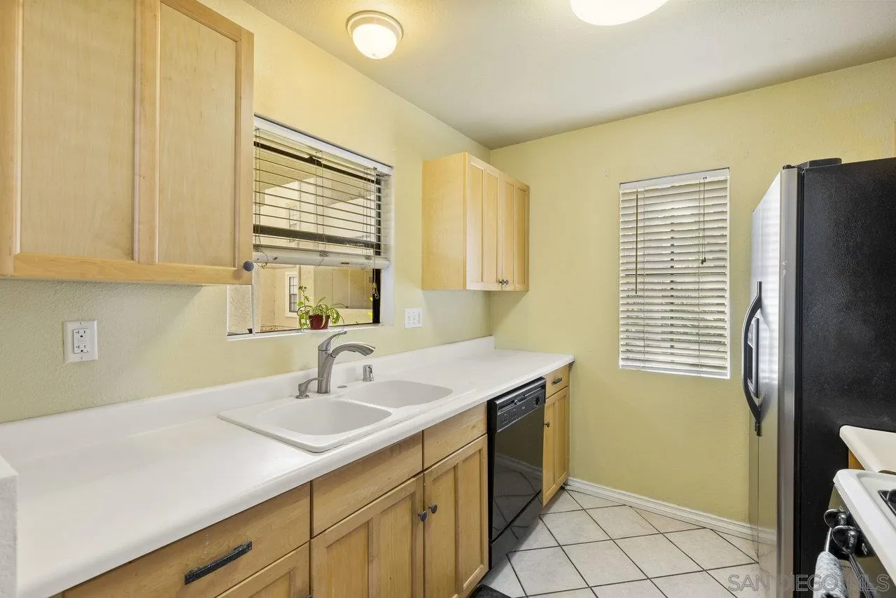 10379 Azuaga St Unit 139