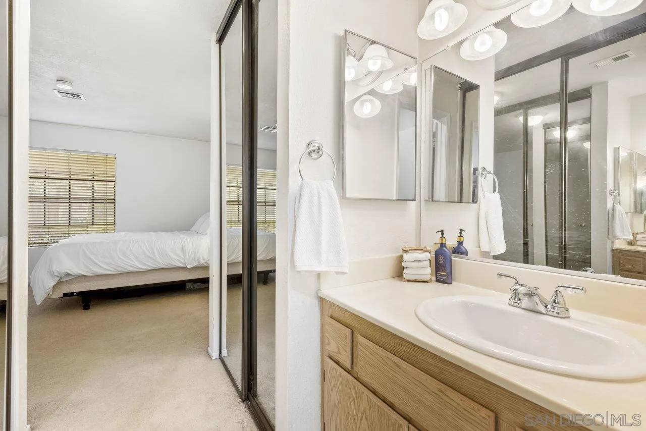 10379 Azuaga St Unit 139