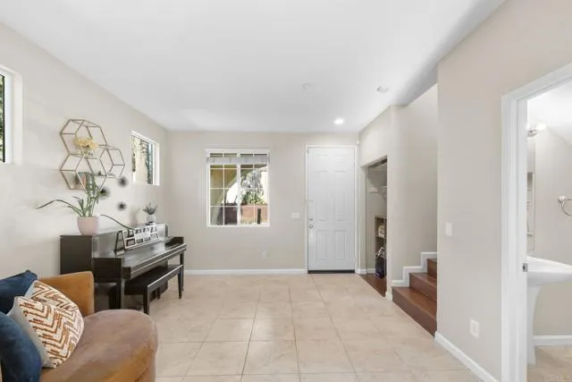 914 Mira Lago Way