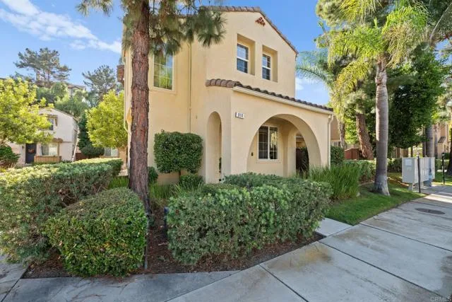 914 Mira Lago Way