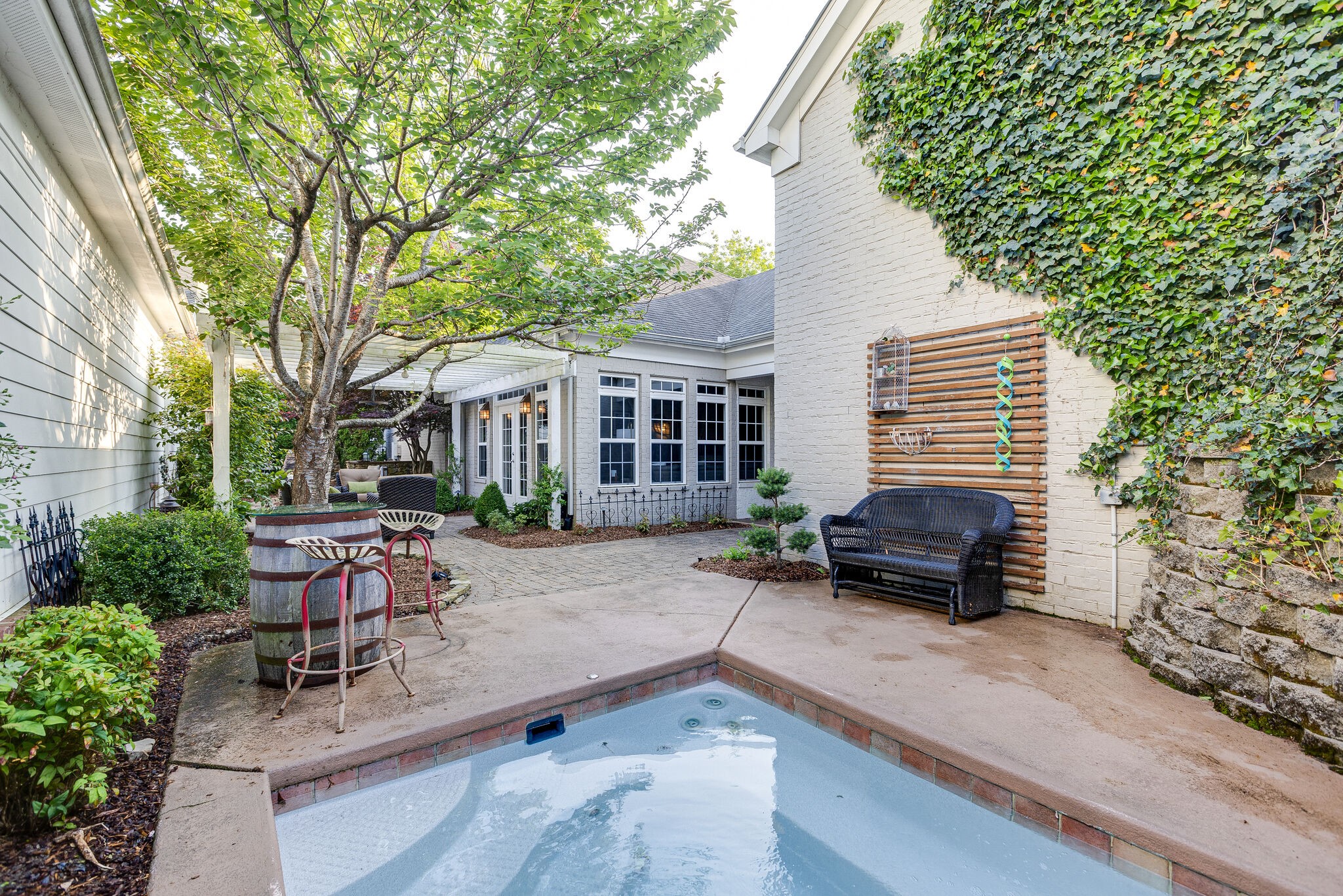 702 Pebble Springs Dr