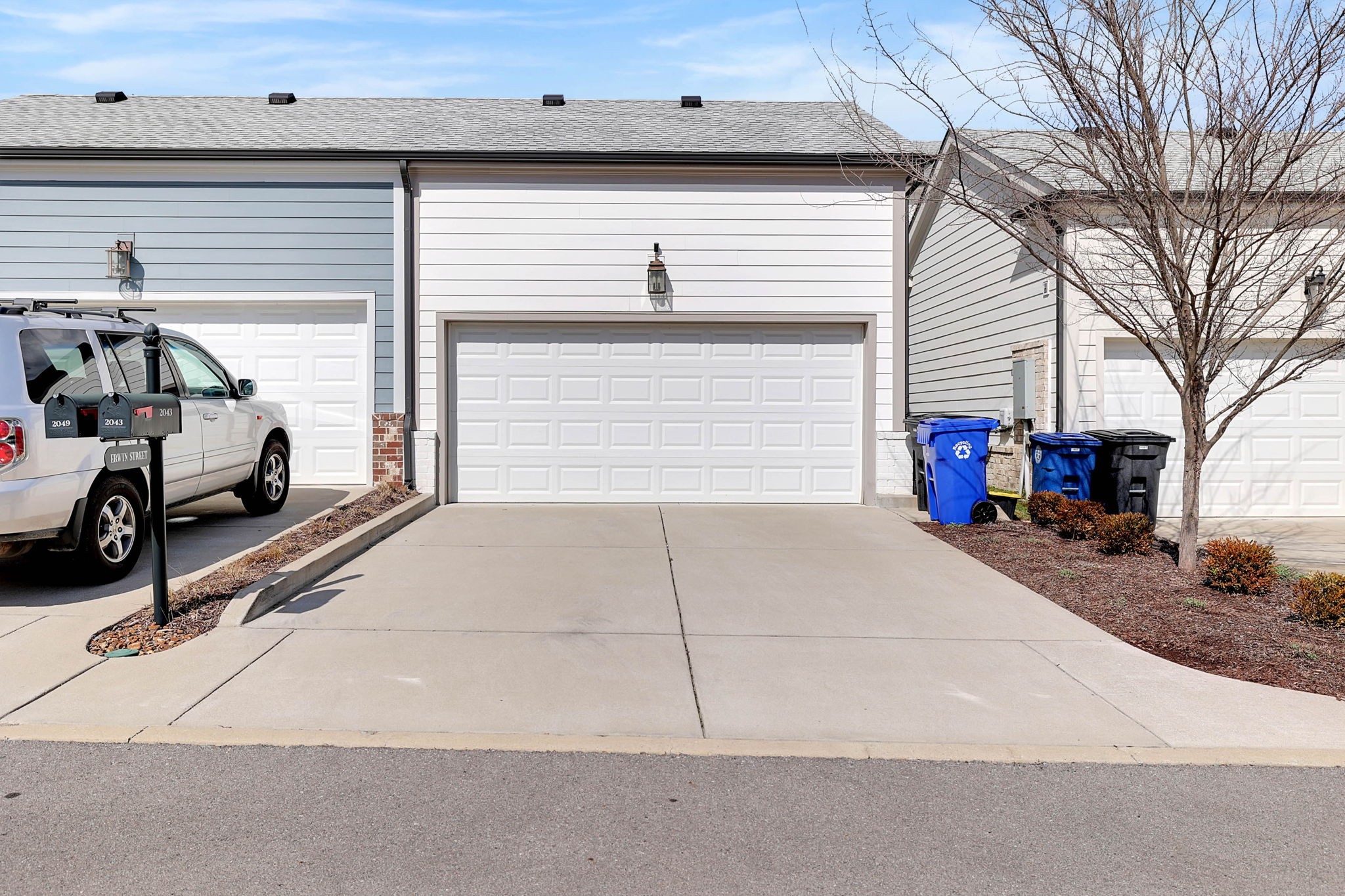 2043 Erwin St