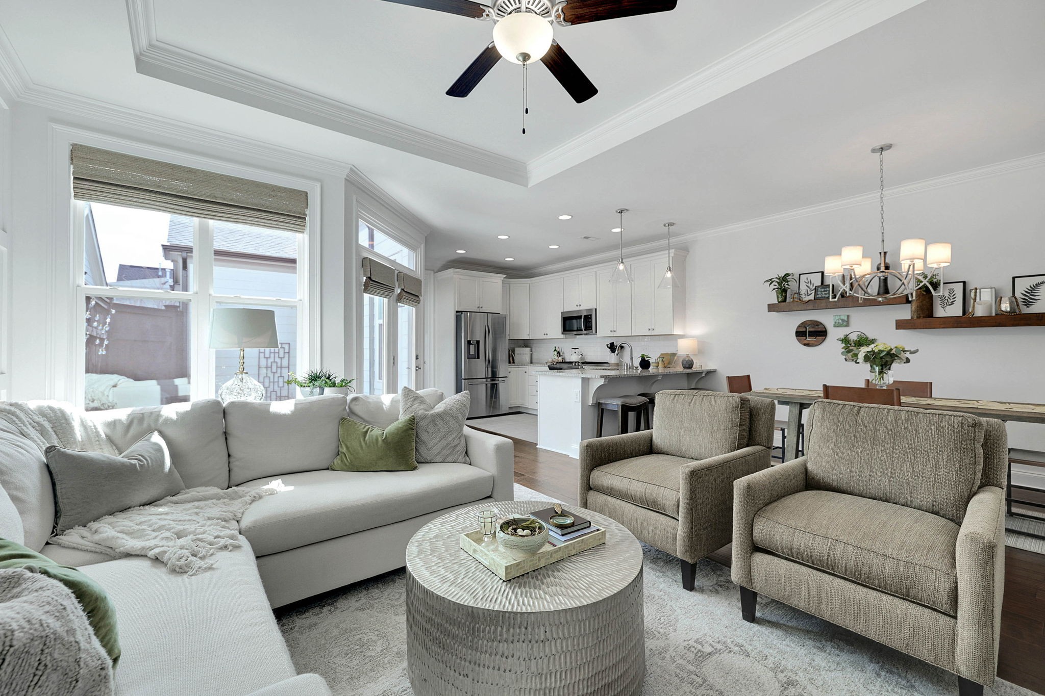 2043 Erwin St