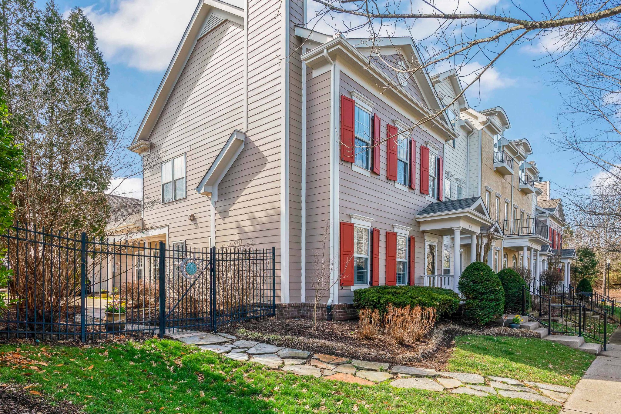 1211 Stoney Point Ln