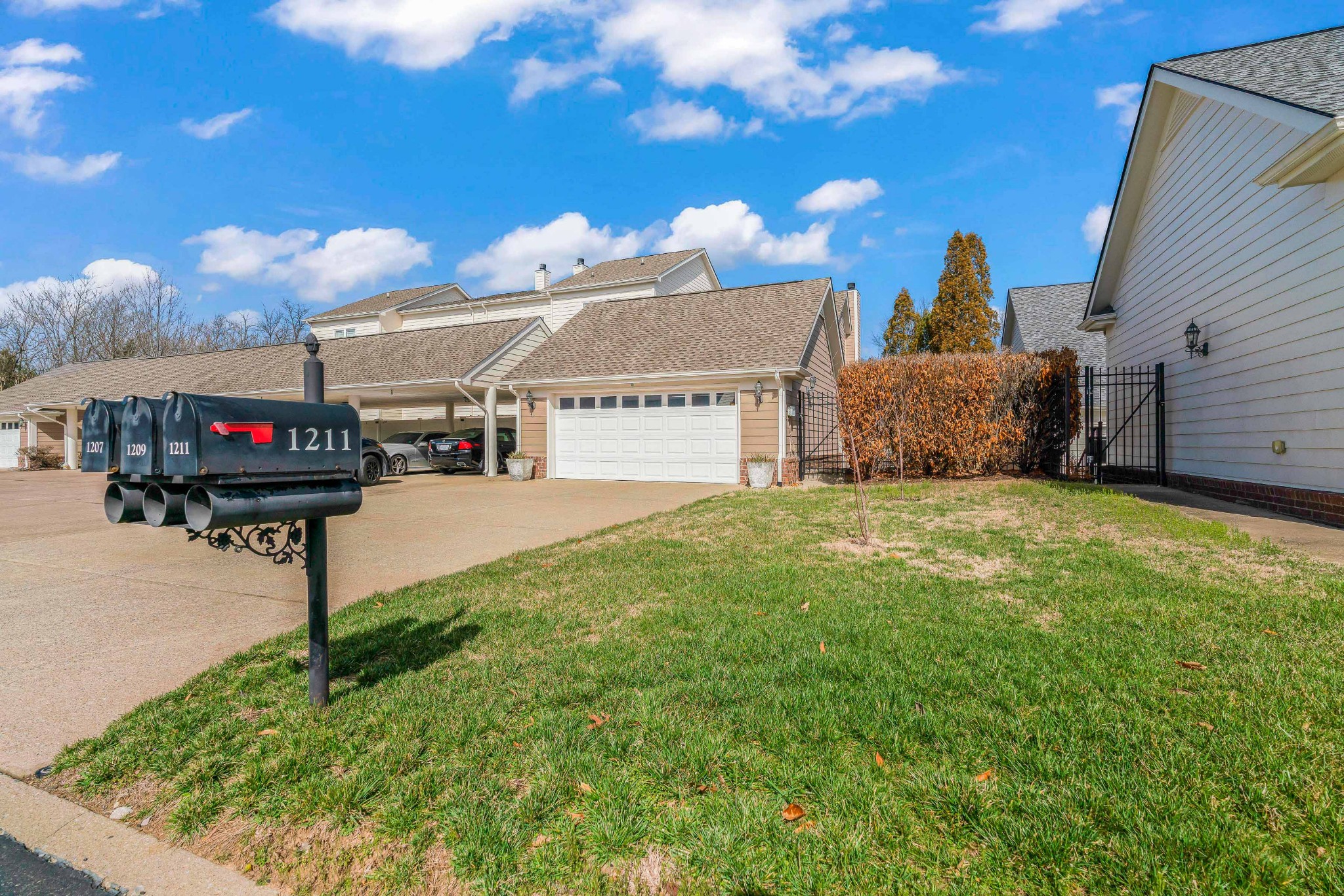 1211 Stoney Point Ln