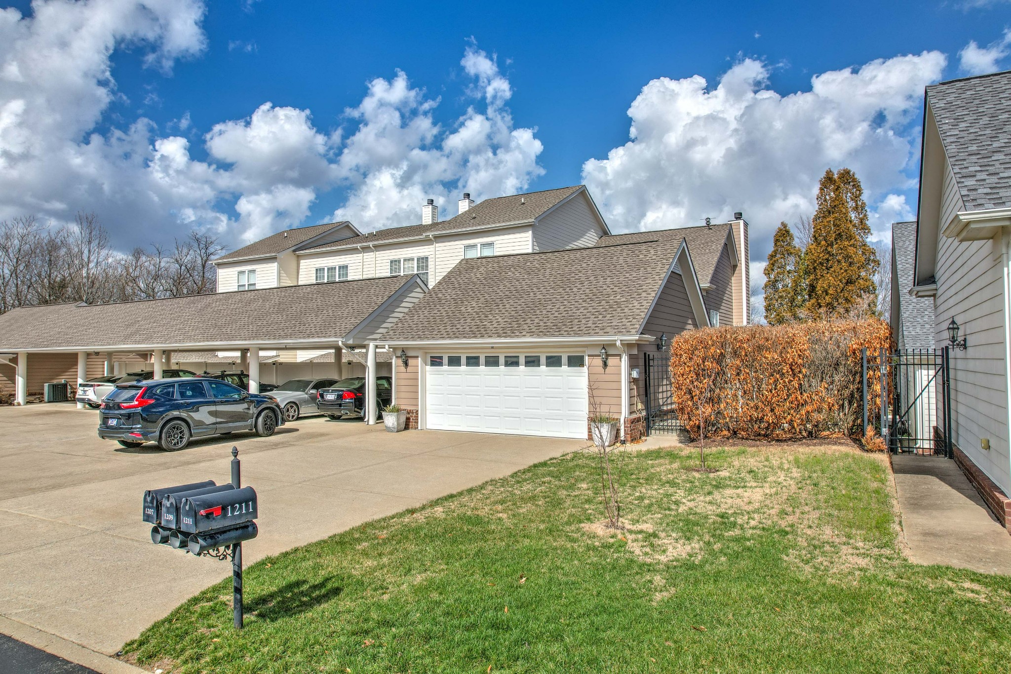 1211 Stoney Point Ln