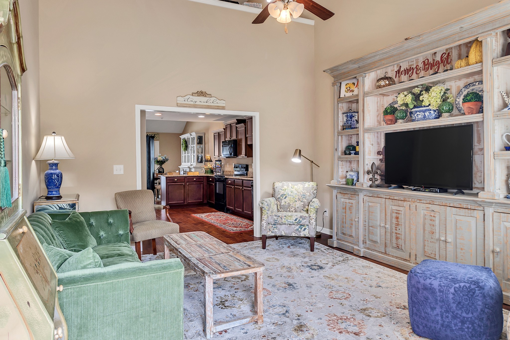 1048 Neeleys Bend