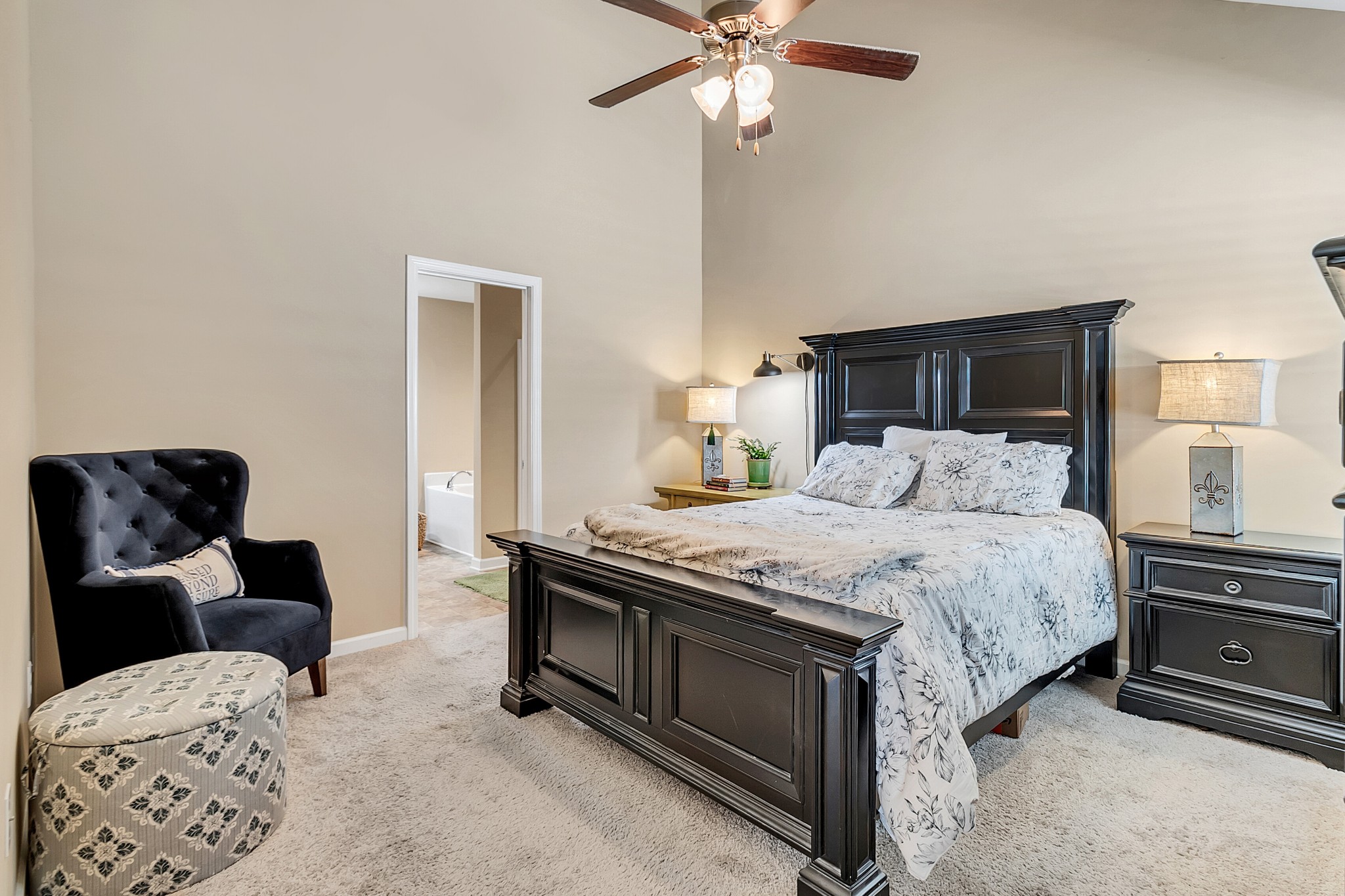 1048 Neeleys Bend