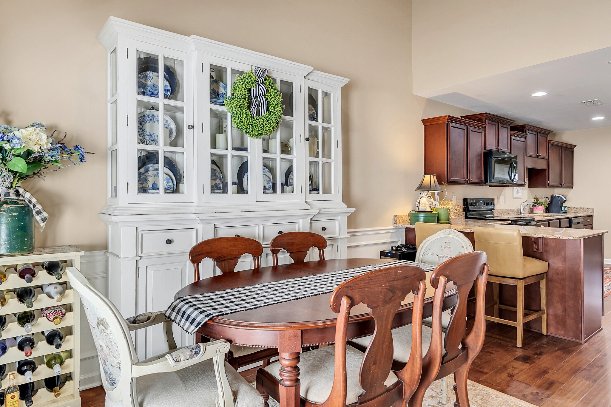 1048 Neeleys Bend