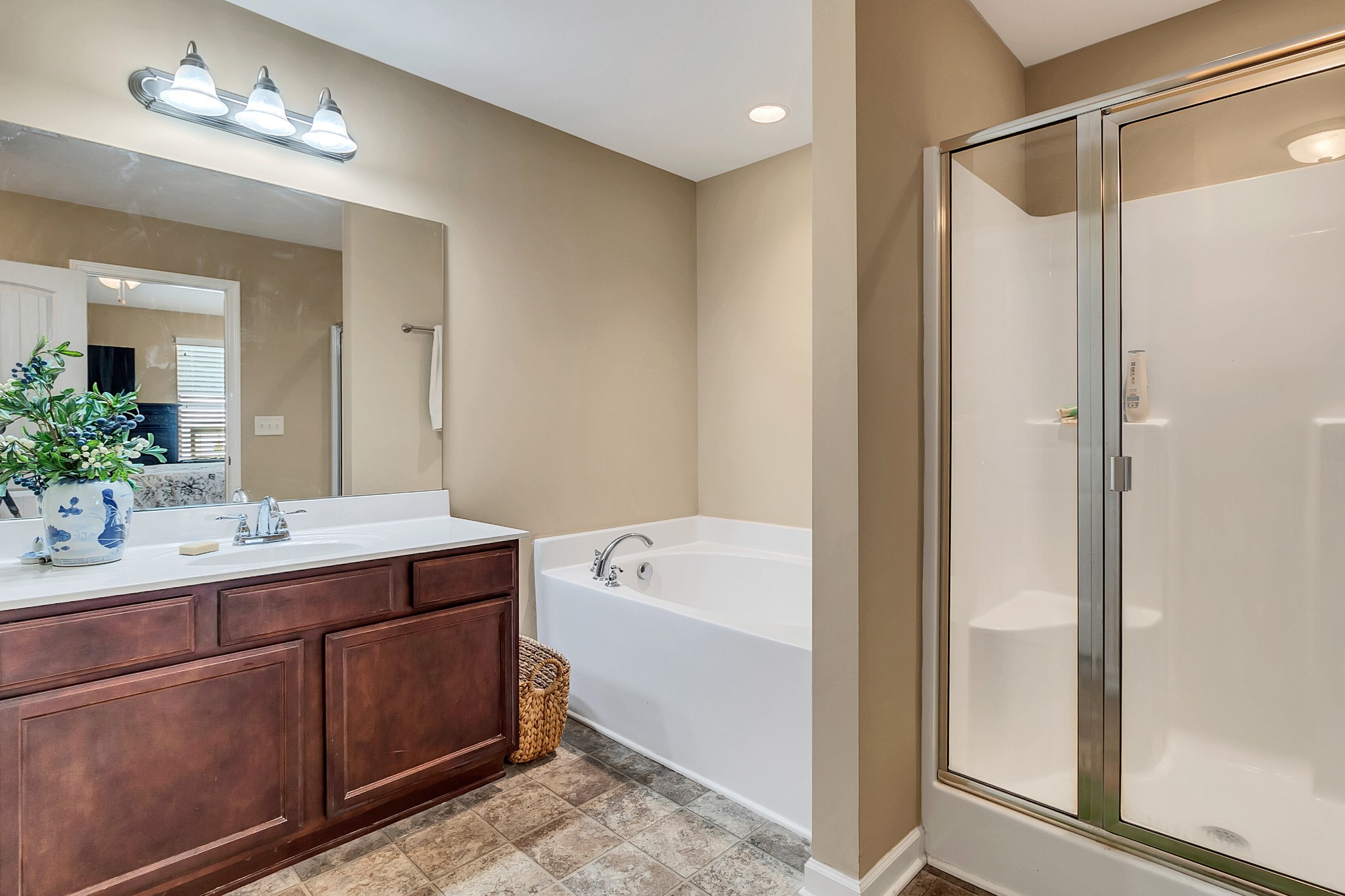 1048 Neeleys Bend