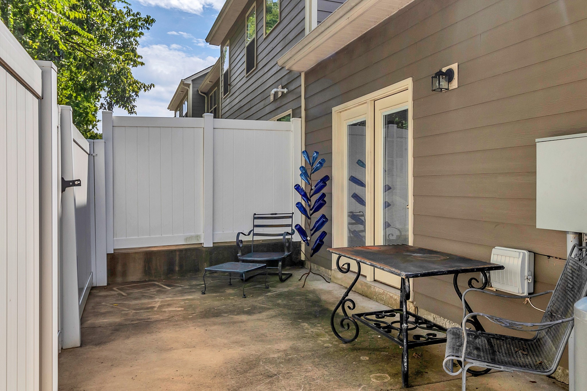 1048 Neeleys Bend