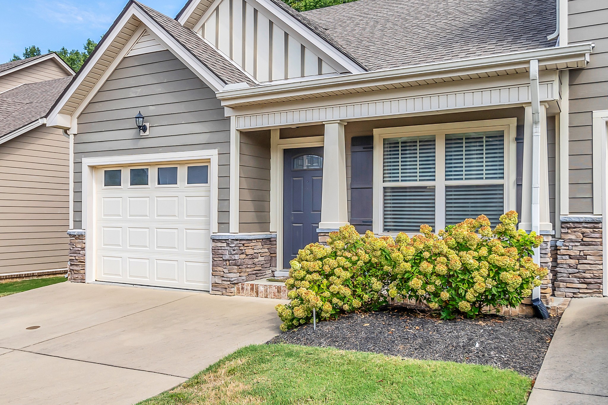 1048 Neeleys Bend