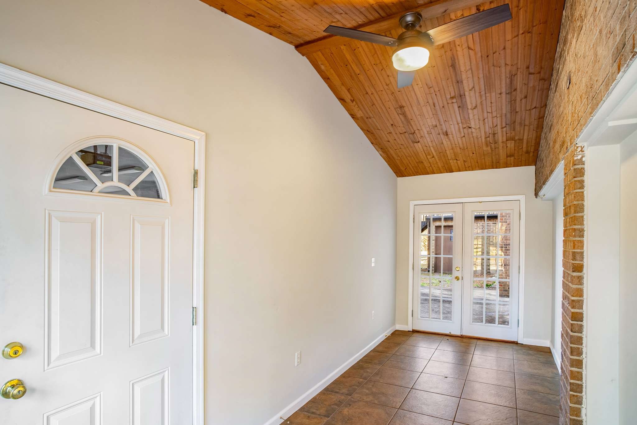 8012 Lipscomb Ct