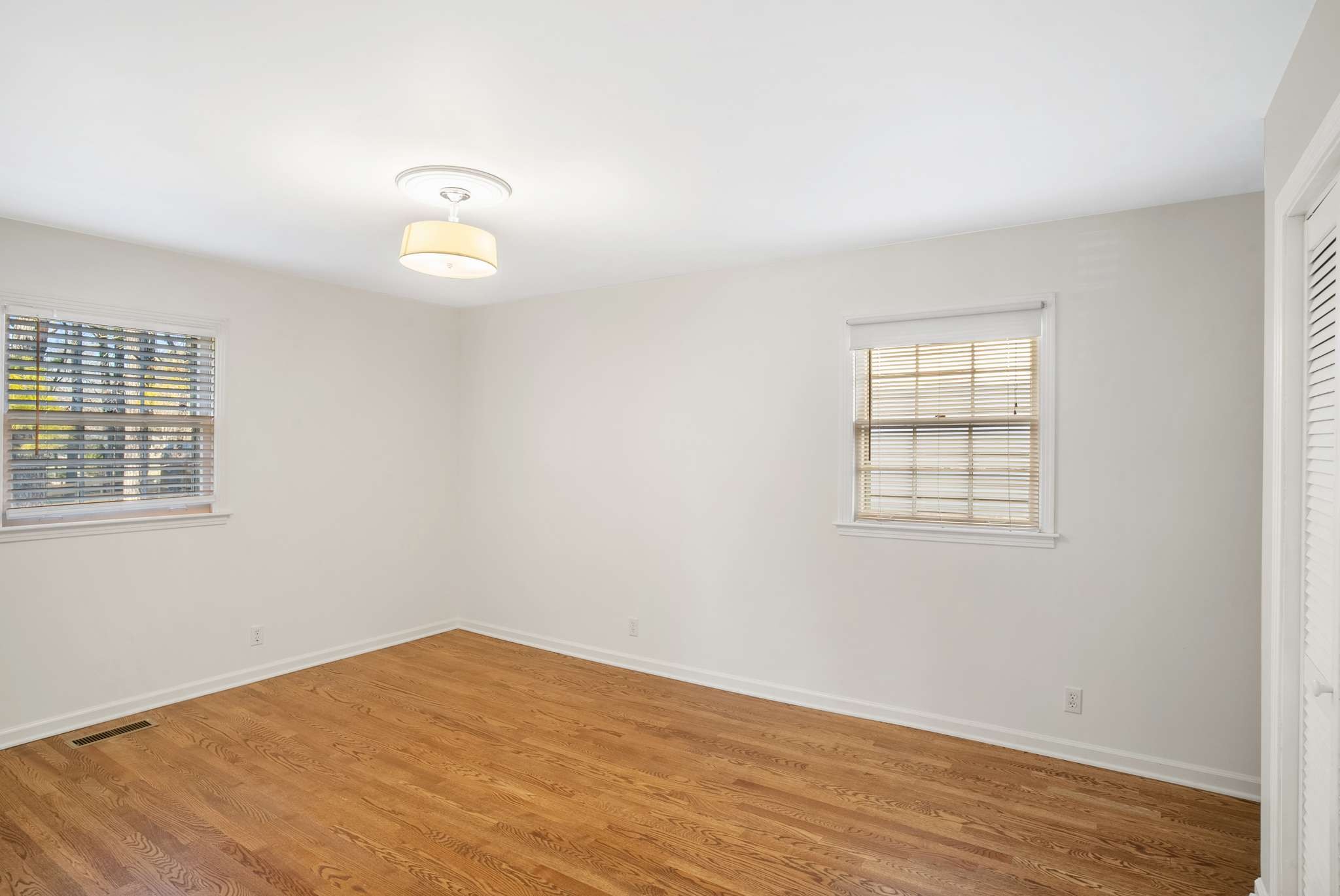8012 Lipscomb Ct