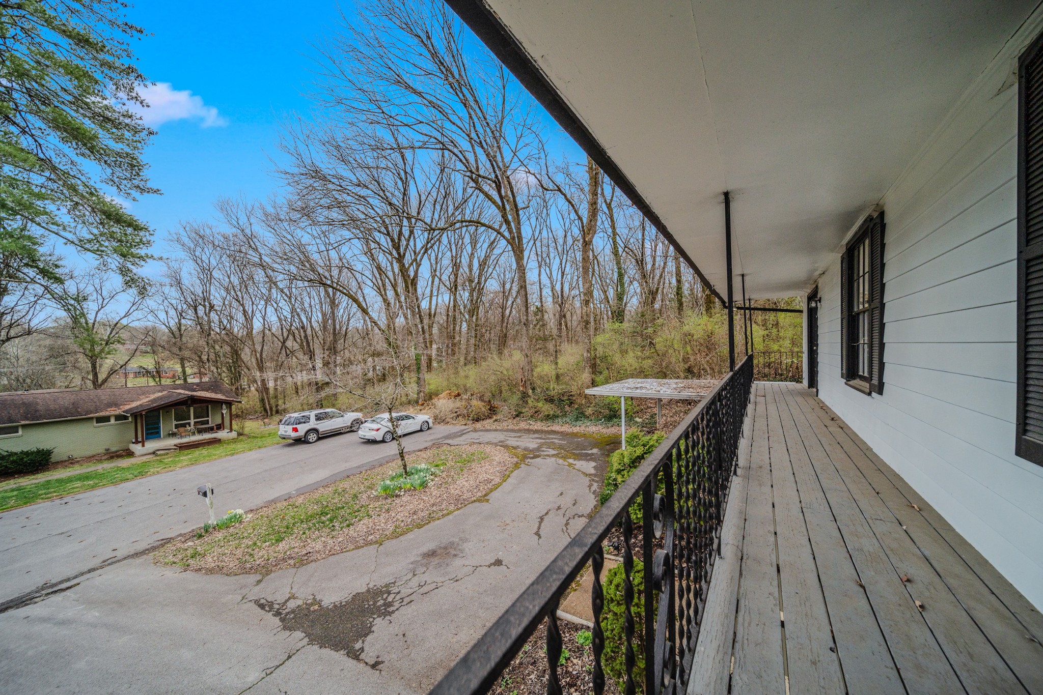 585 Hill Creek Dr