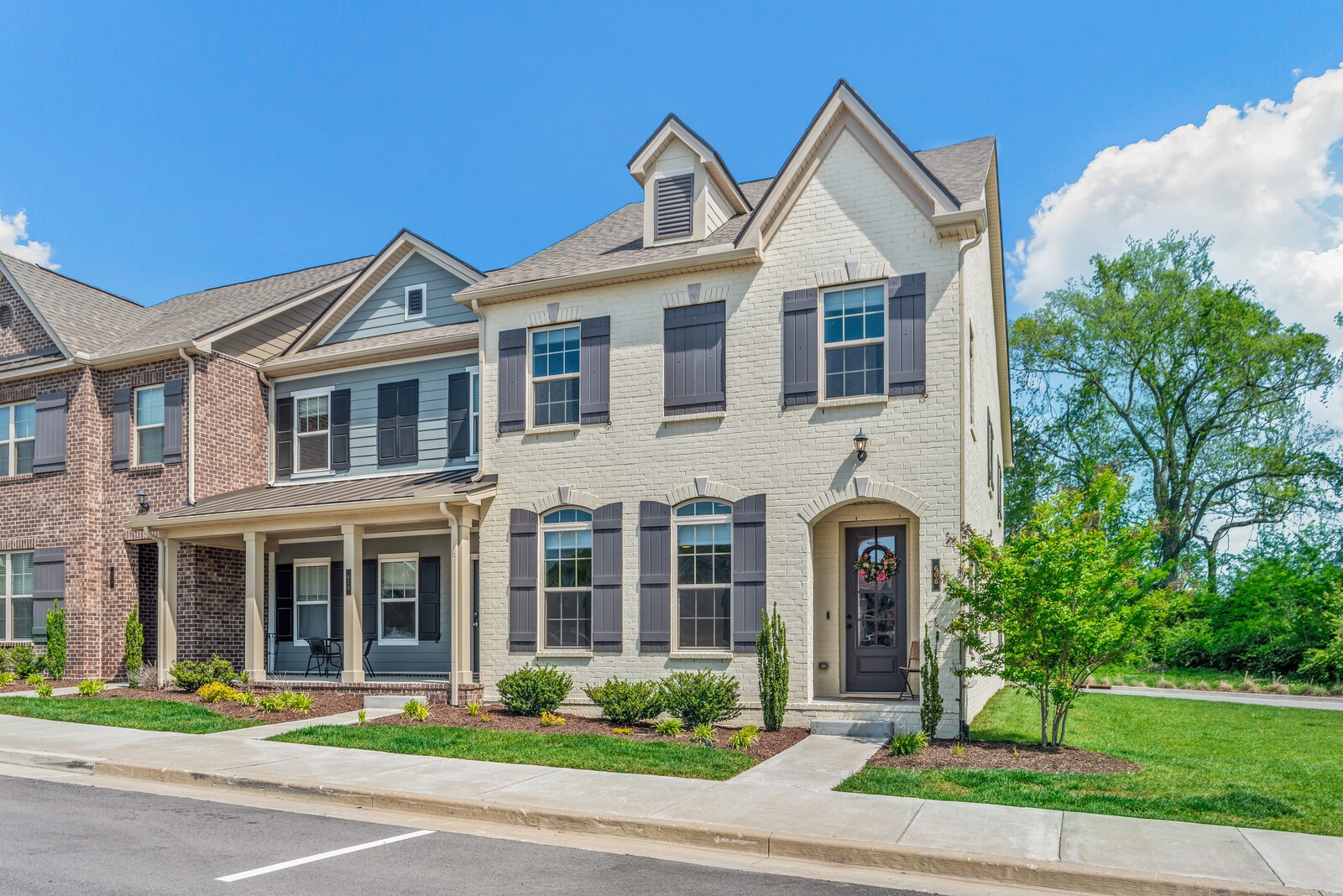 606 Vintage Green Ln