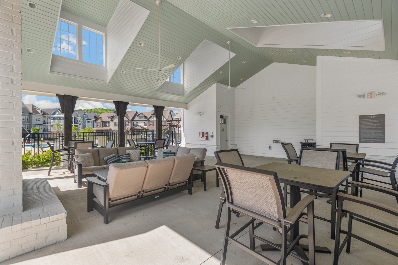606 Vintage Green Ln