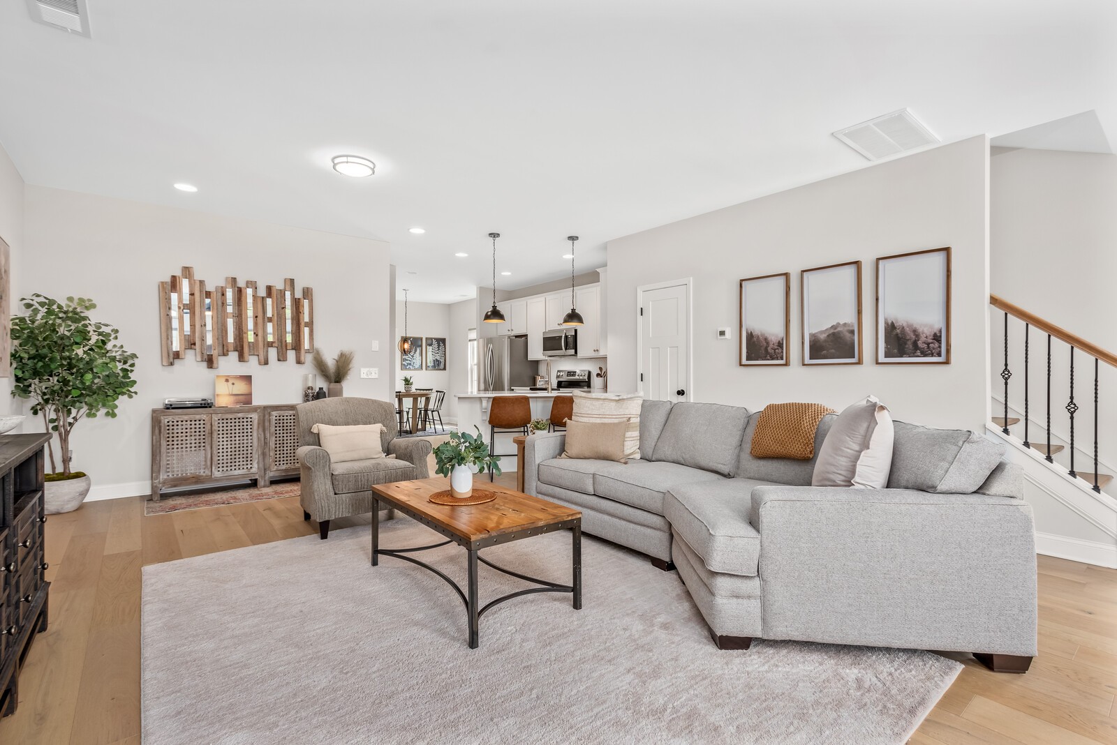 606 Vintage Green Ln