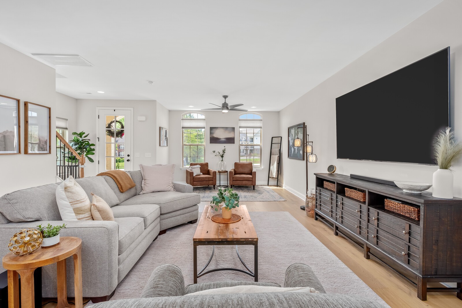 606 Vintage Green Ln