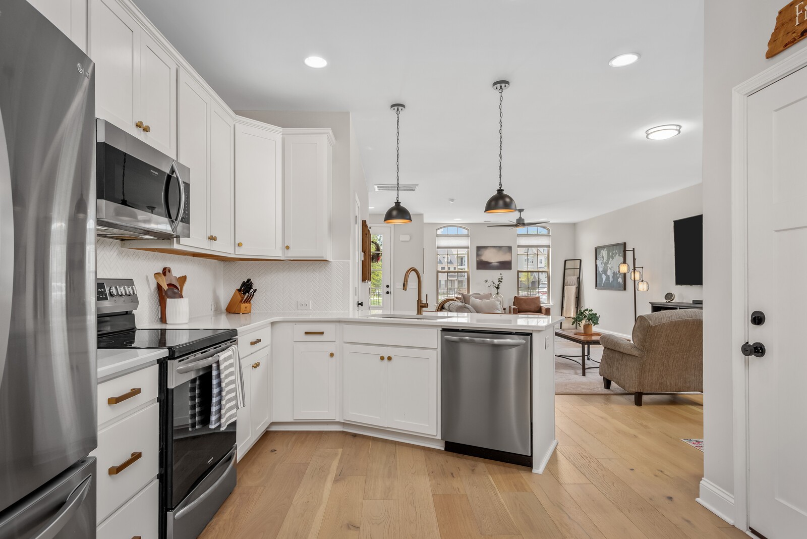 606 Vintage Green Ln