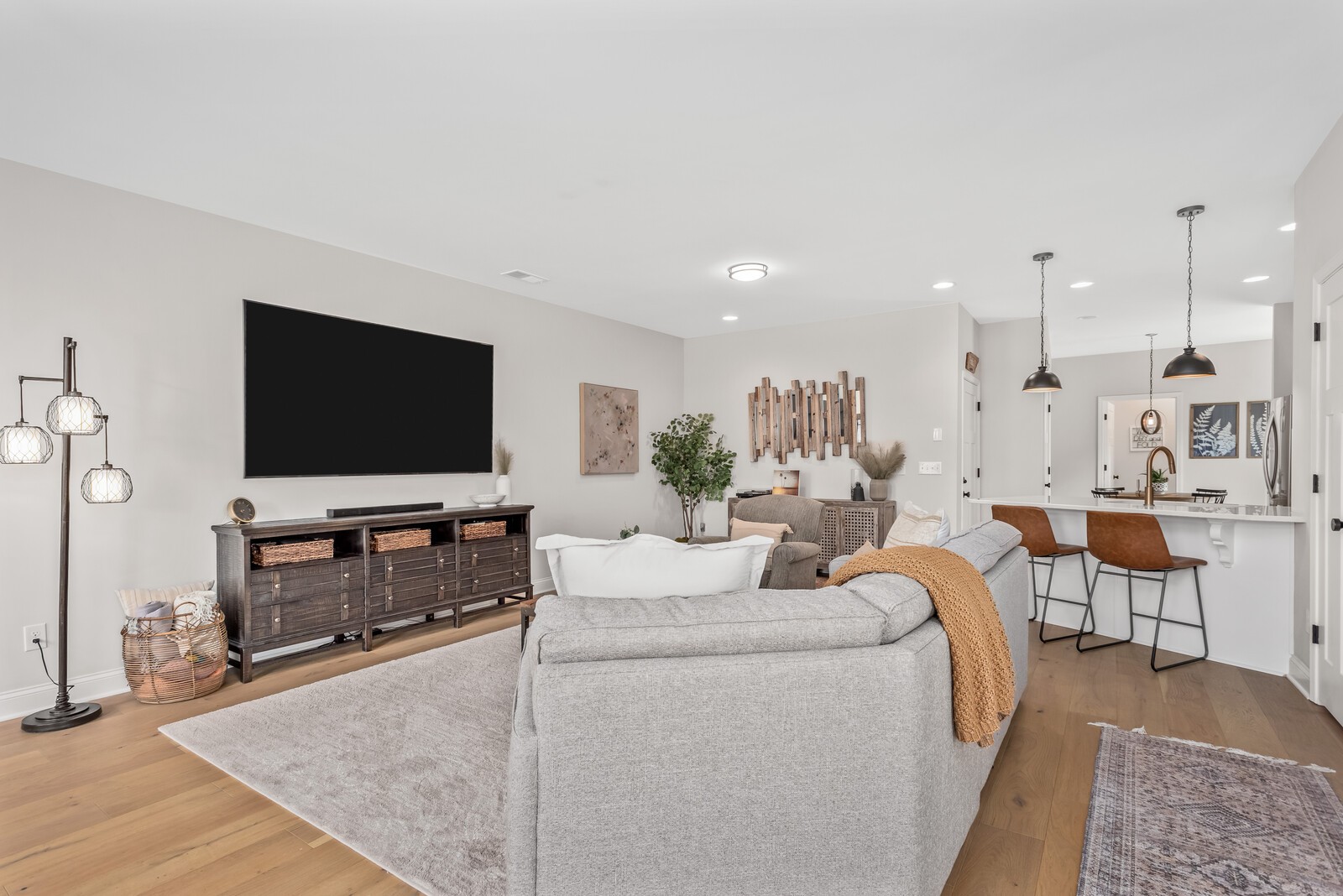 606 Vintage Green Ln