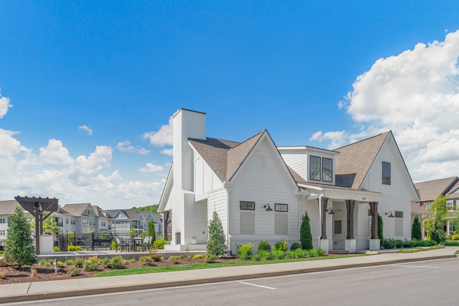 606 Vintage Green Ln