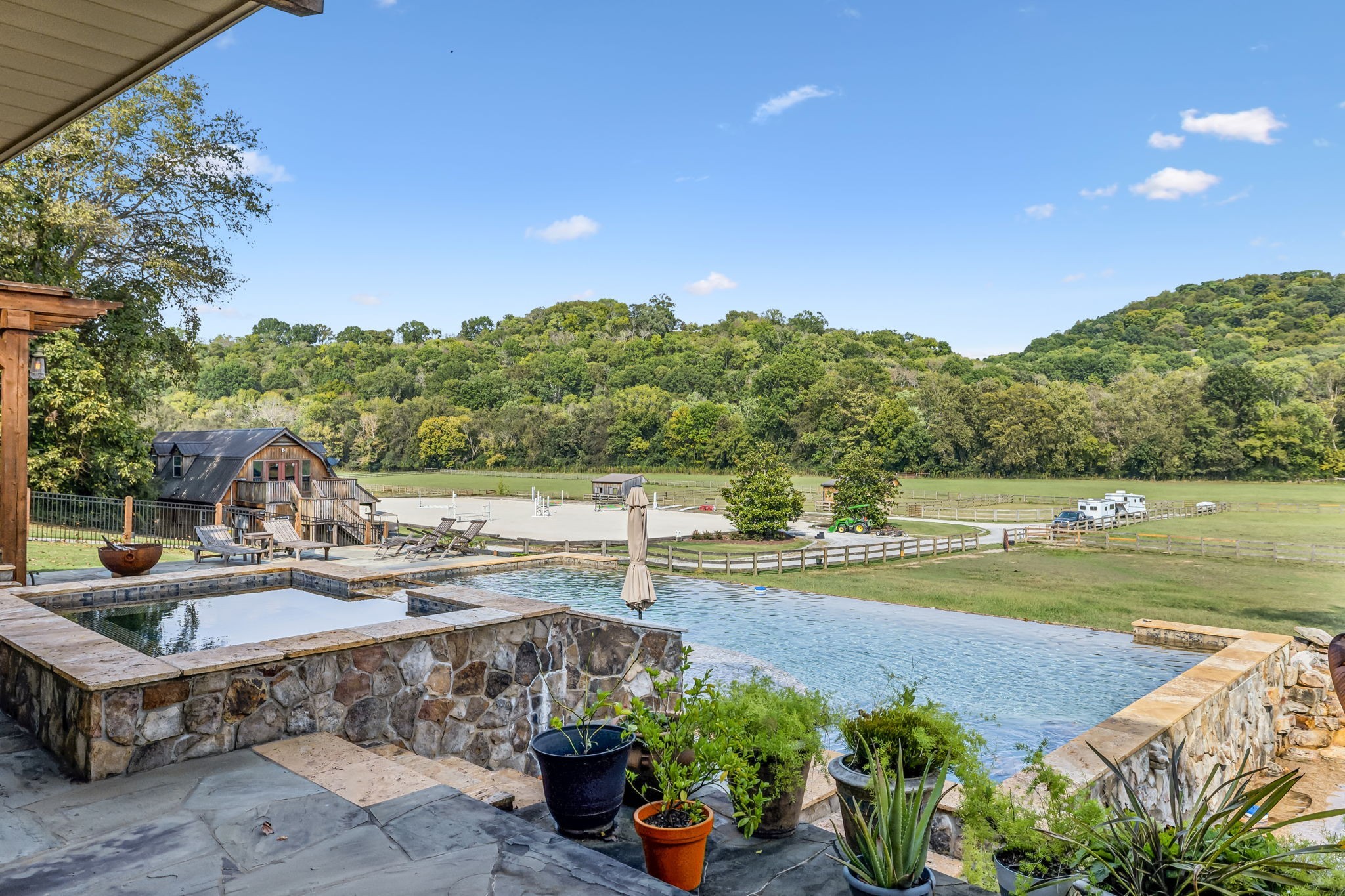 2864 Sawyer Bend Rd