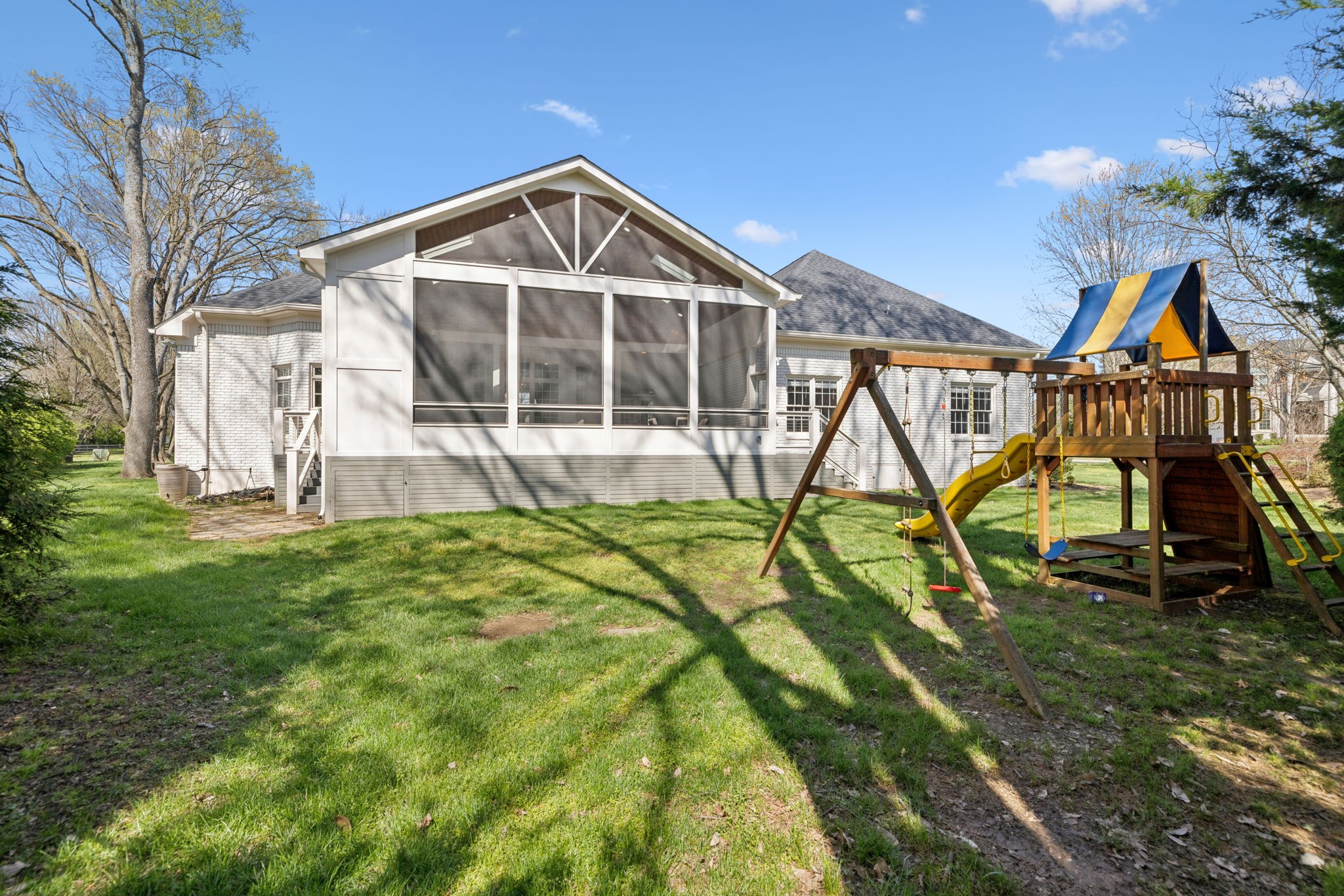 833 Walden Dr