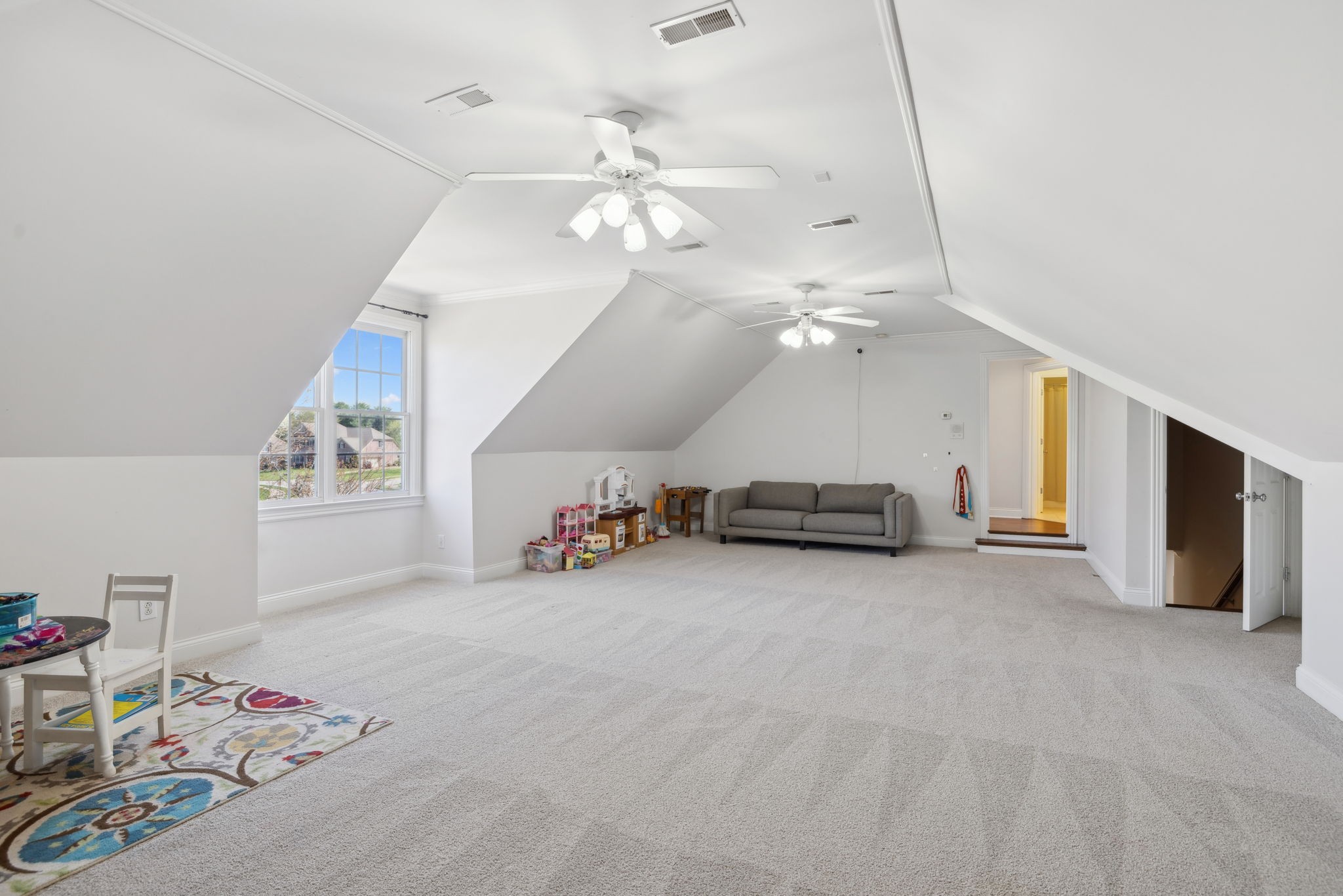 833 Walden Dr