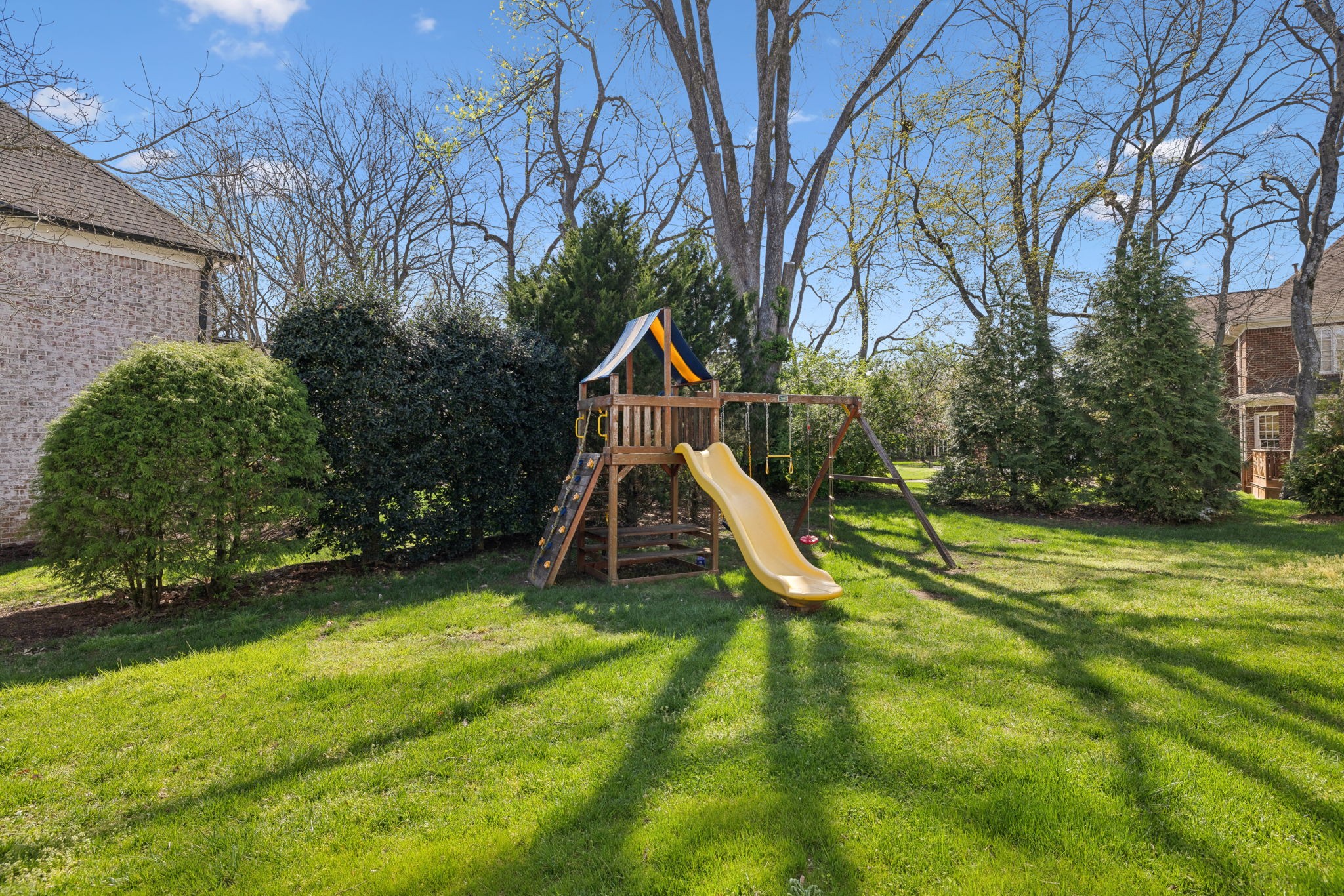 833 Walden Dr