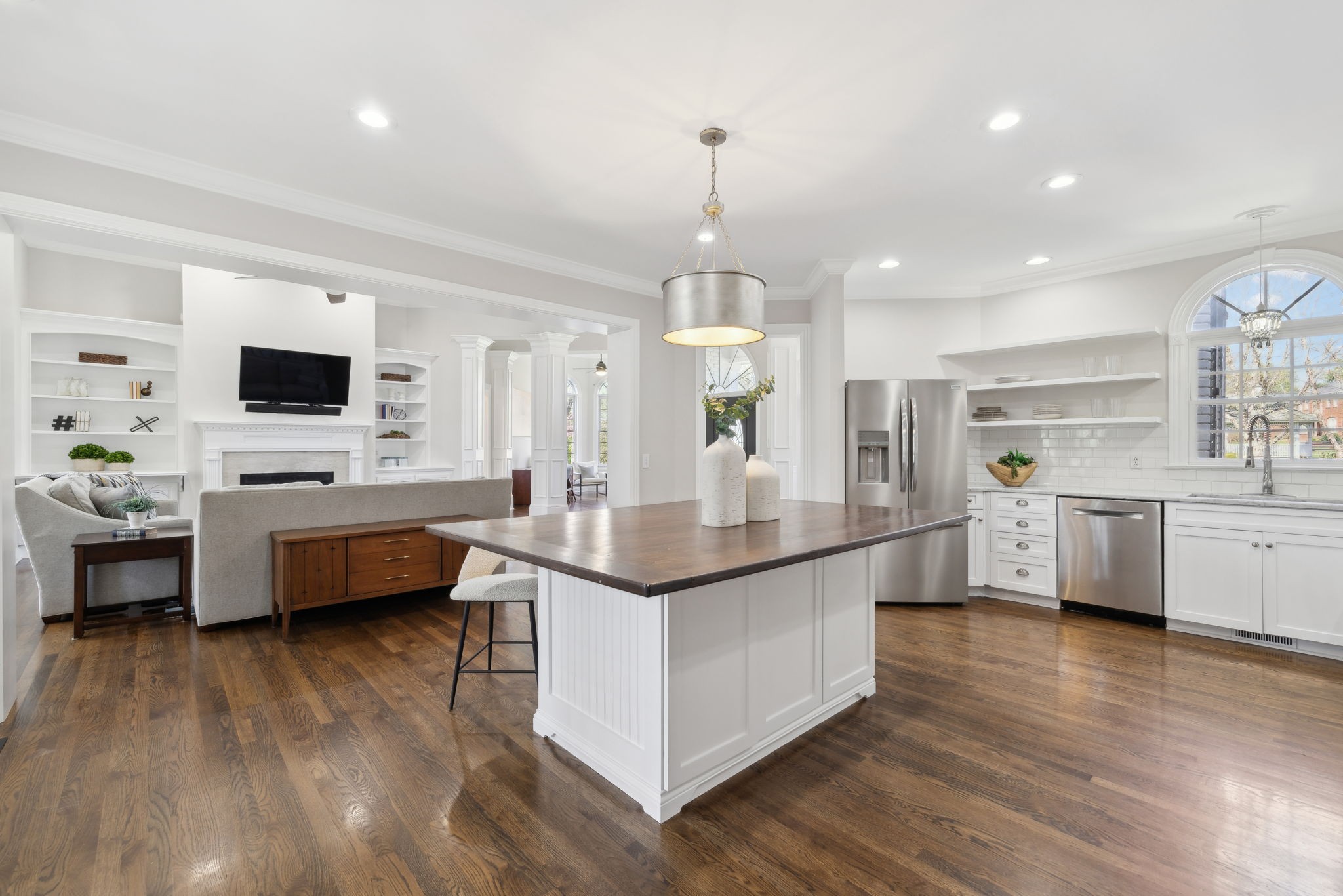 833 Walden Dr