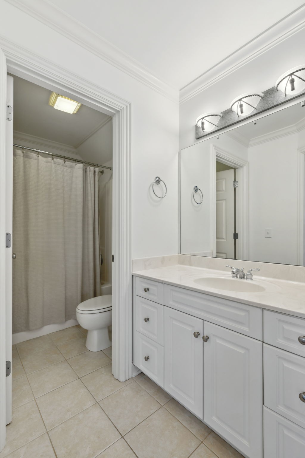 833 Walden Dr