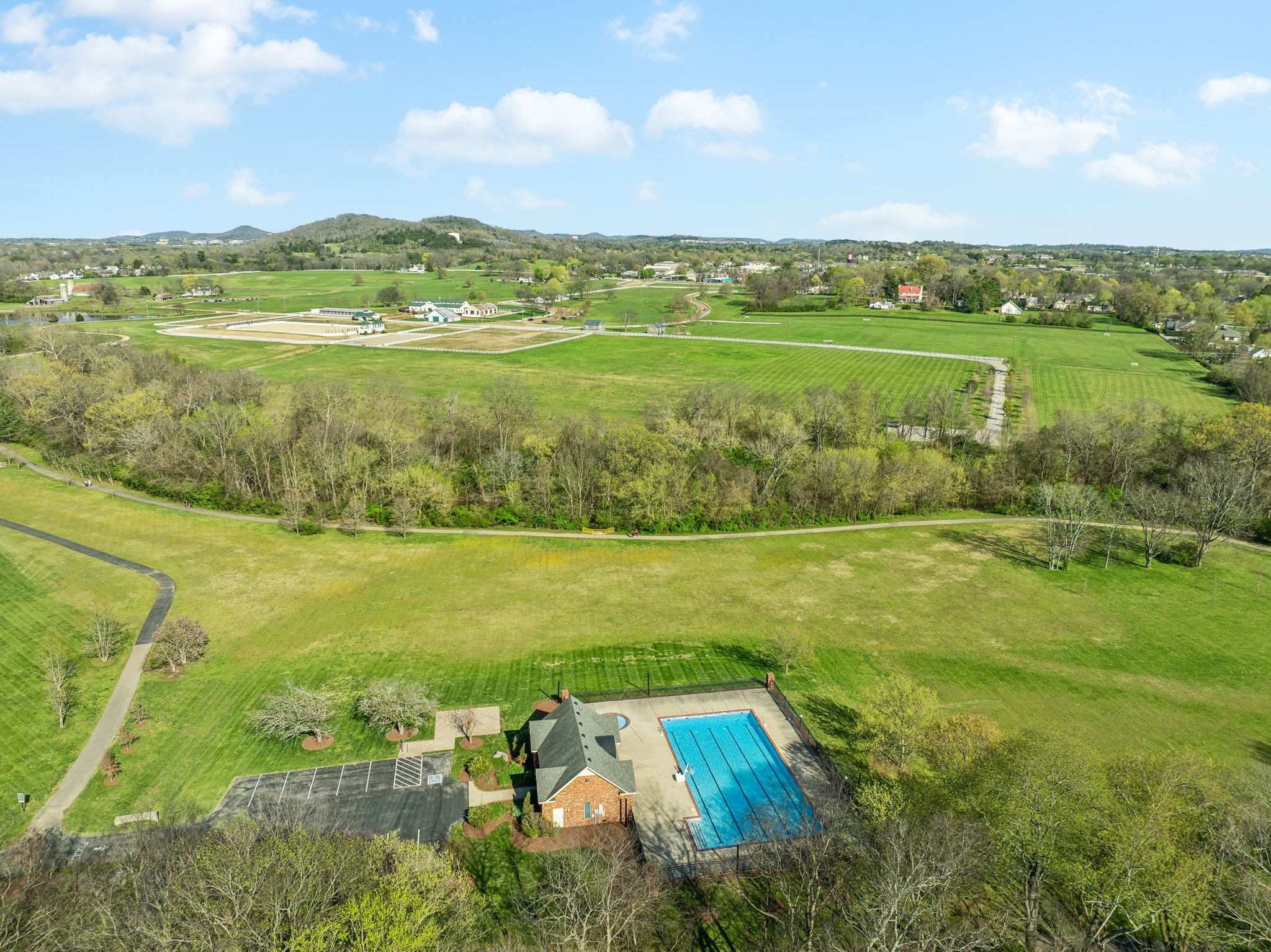 833 Walden Dr