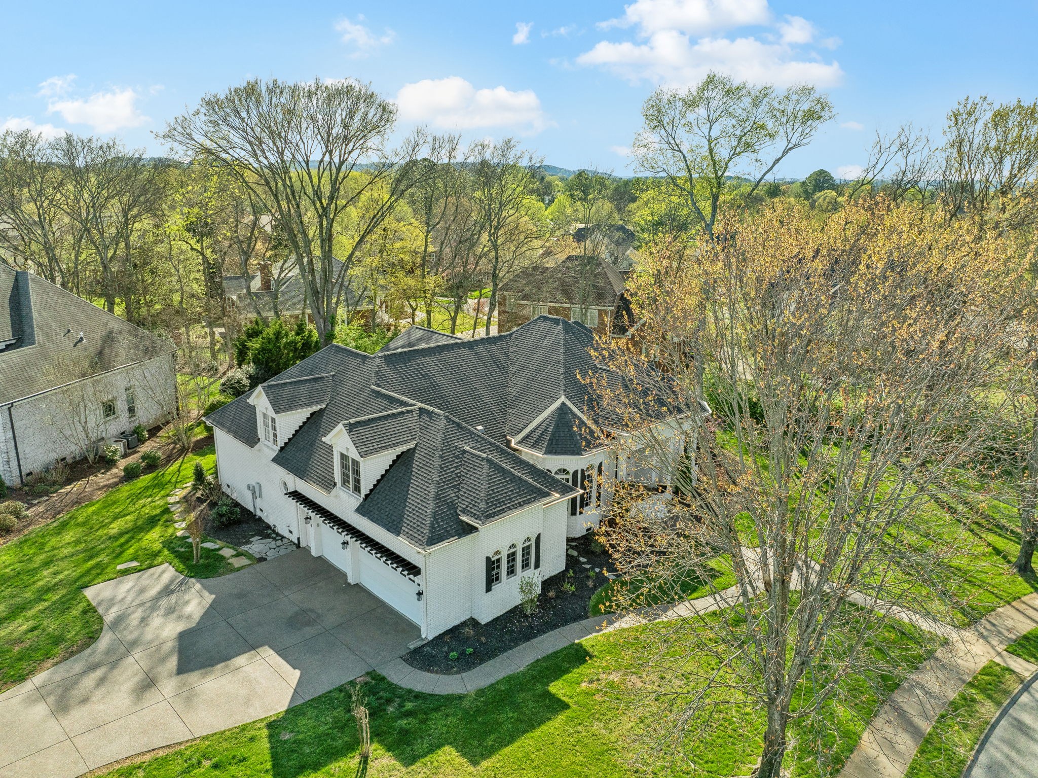 833 Walden Dr
