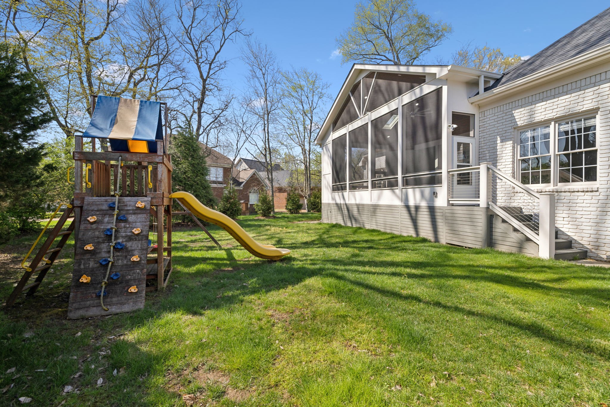 833 Walden Dr