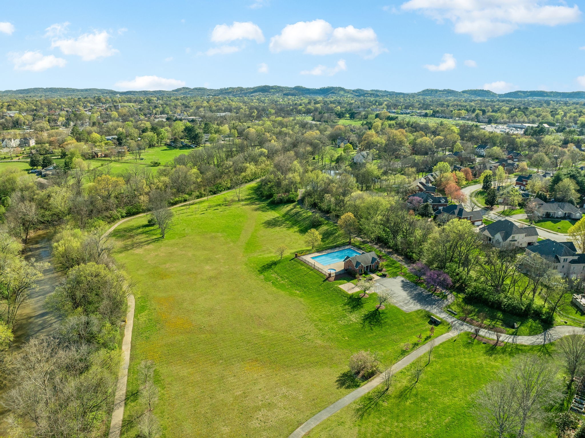 833 Walden Dr