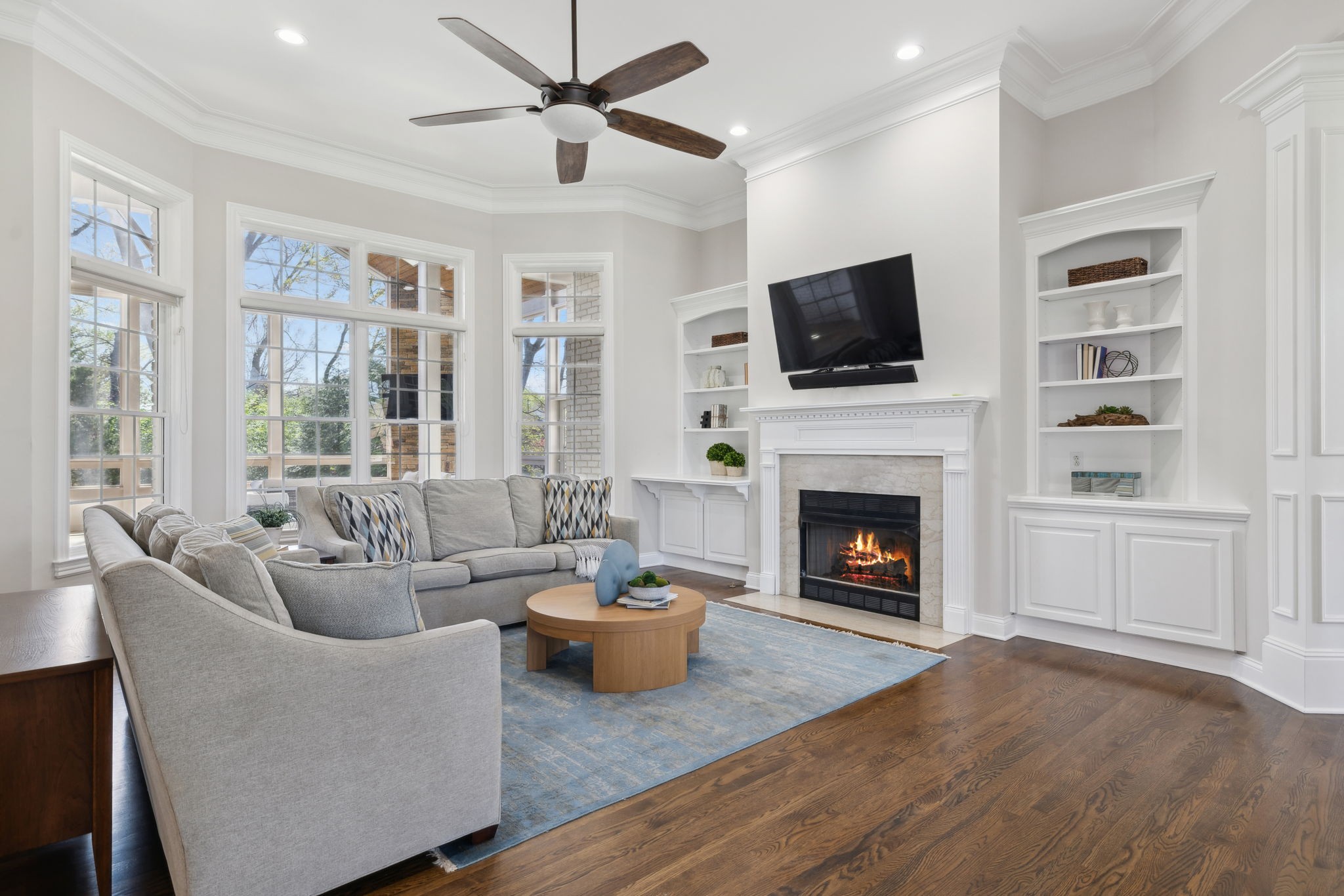 833 Walden Dr
