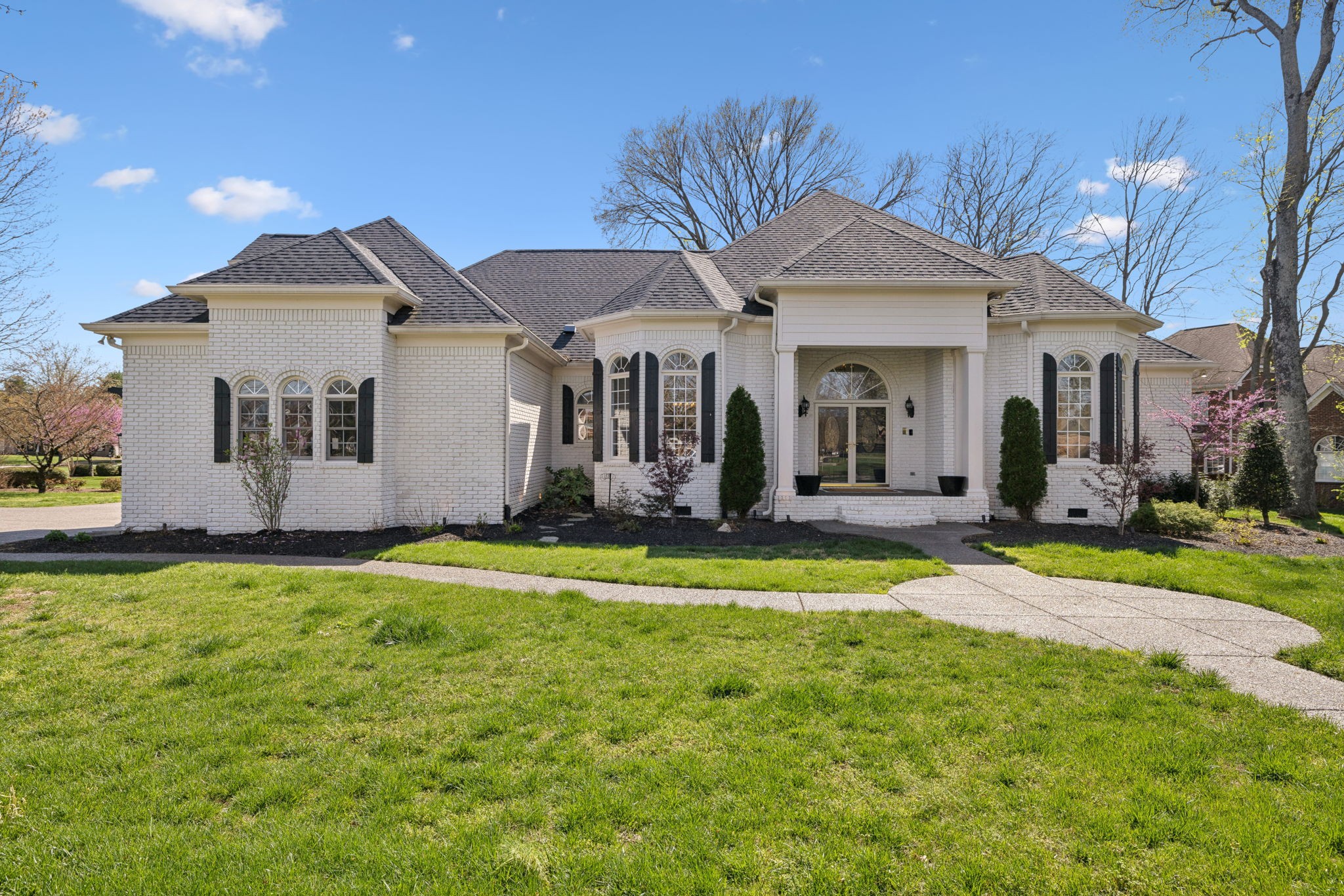 833 Walden Dr