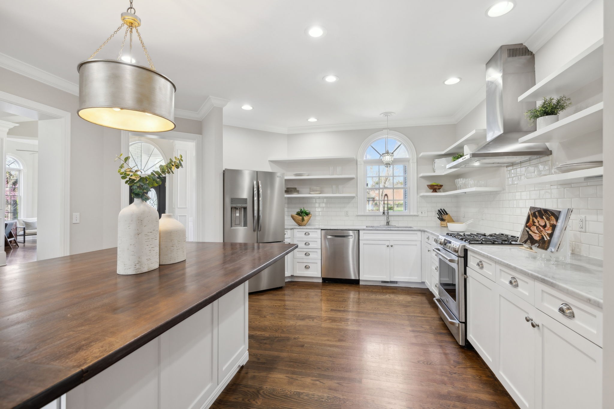 833 Walden Dr