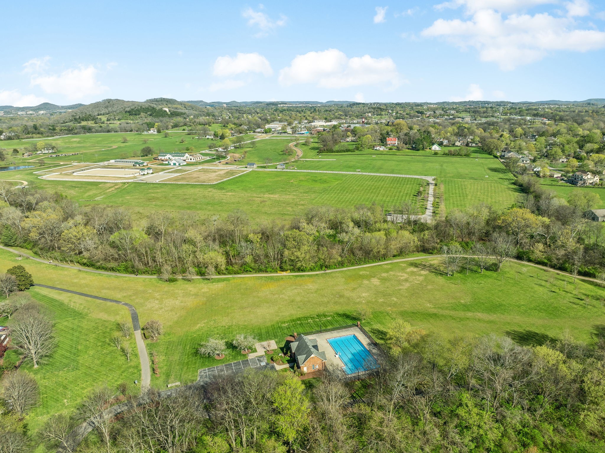 833 Walden Dr