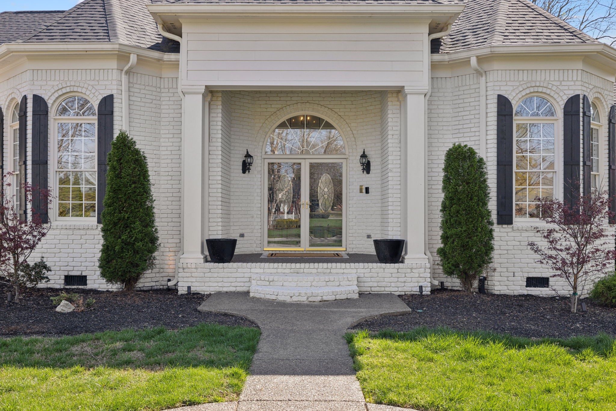 833 Walden Dr
