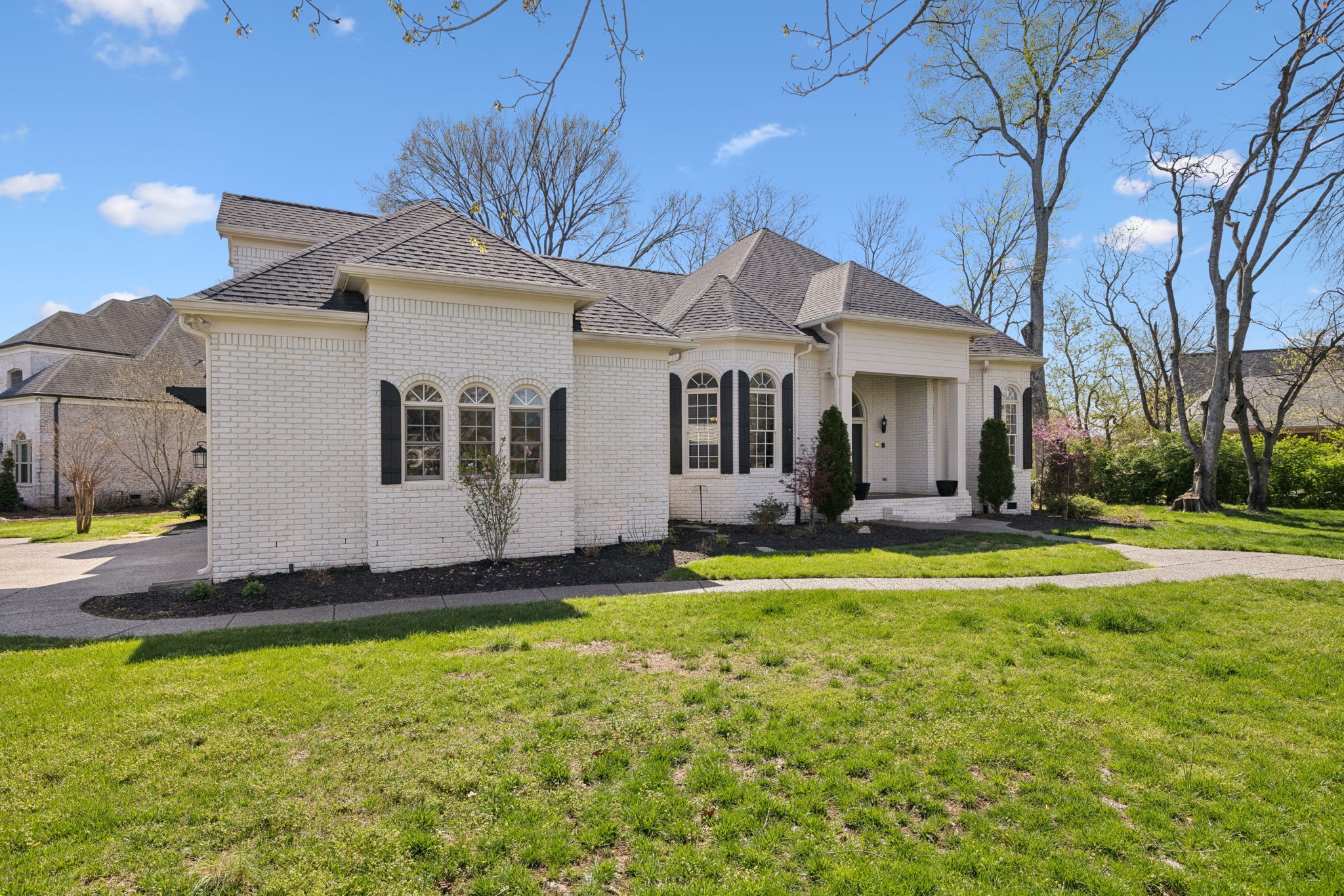 833 Walden Dr